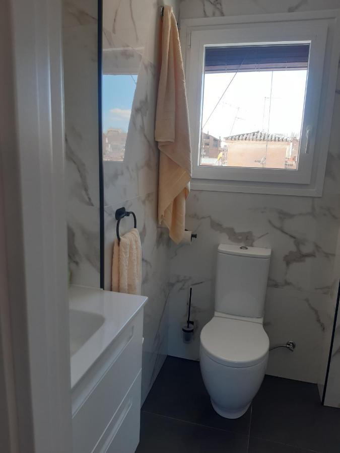 Habitacion Con Bano Privado Y Vistas Apartment Гранада Екстериор снимка